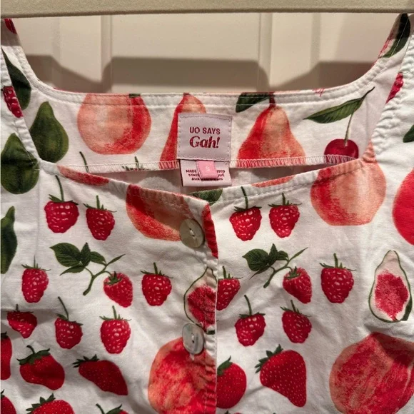 Lisa Says Gah UO Exclusive Rosa Button-Down Cropped Tank Top - Picture 3 of 4